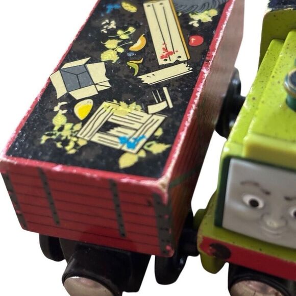 Thomas & Friends Wooden Railroad Dirty Scruff & Garbage Car - Picture 4 of 8